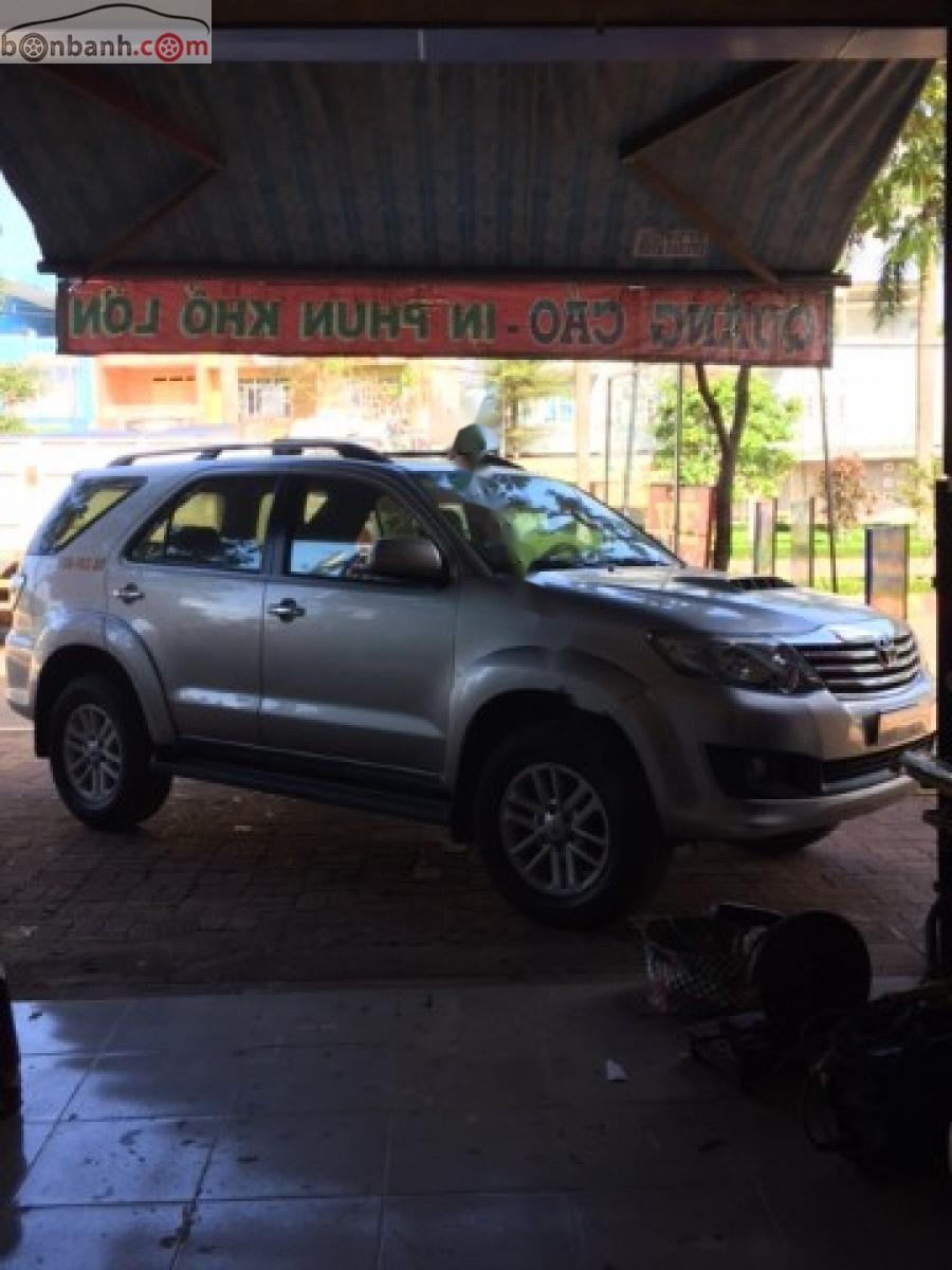 Toyota Fortuner 2014 - Bán Toyota Fortuner 2.5G 2014, màu bạc, xe gia đình