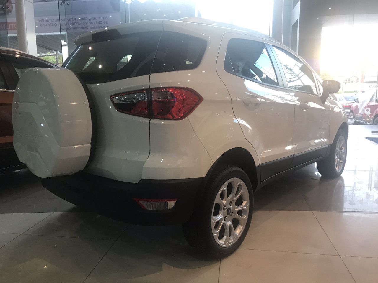 Ford EcoSport Ambiente 1.5 AT 2019 - Cần bán xe Ford EcoSport Ambiente 1.5 AT sản xuất 2019, màu trắng - Giá cả hợp lý