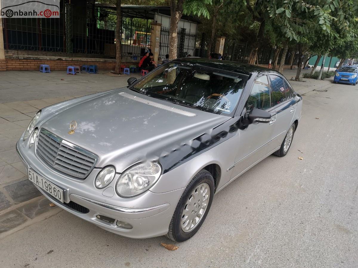 Mercedes-Benz E class 2002 - Bán Mercedes E240 W211 2002, màu bạc, giá chỉ 260 triệu