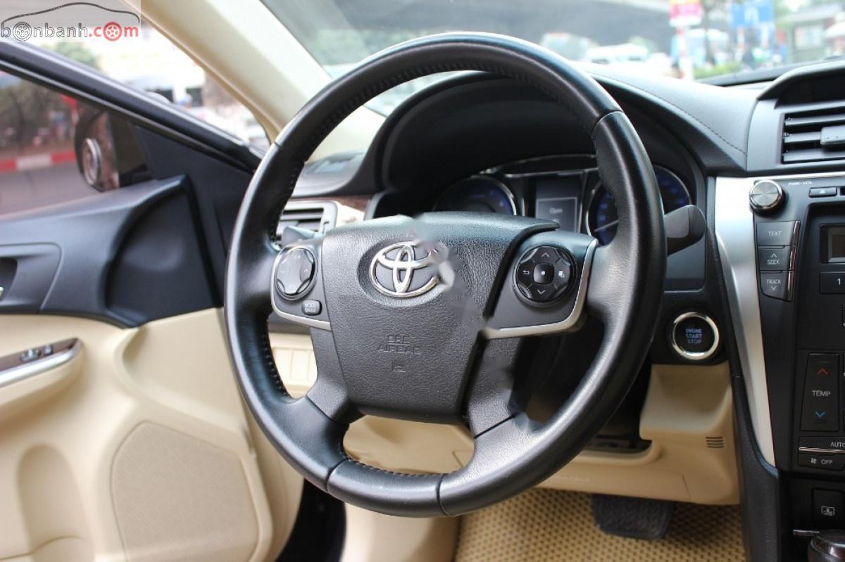 Toyota Camry 2017 - Bán Toyota Camry 2.0E sản xuất 2017, màu đen chính chủ, giá chỉ 848 triệu