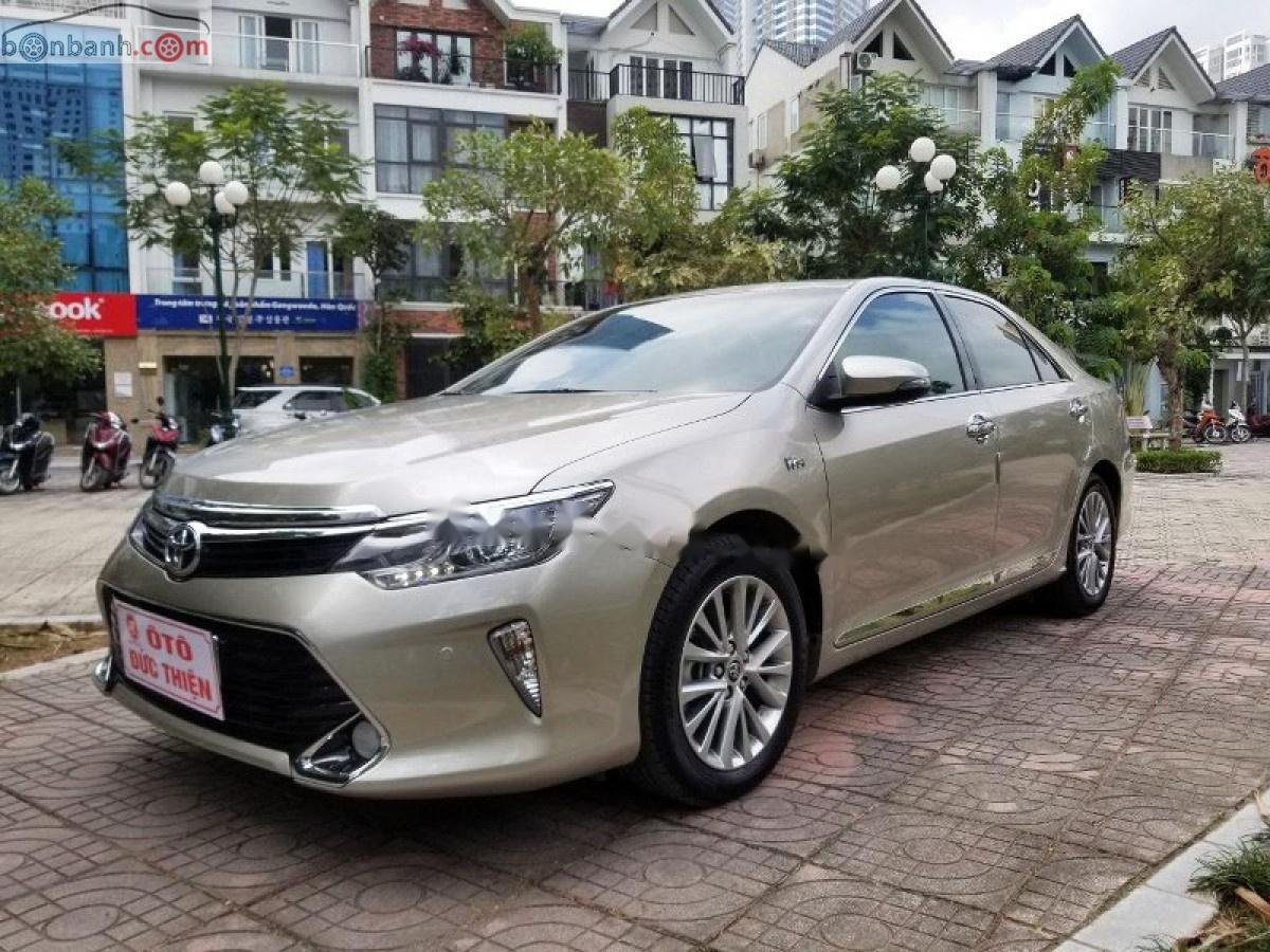 Toyota Camry 2018 - Cần bán lại xe Toyota Camry 2.5Q sx 2018 như mới