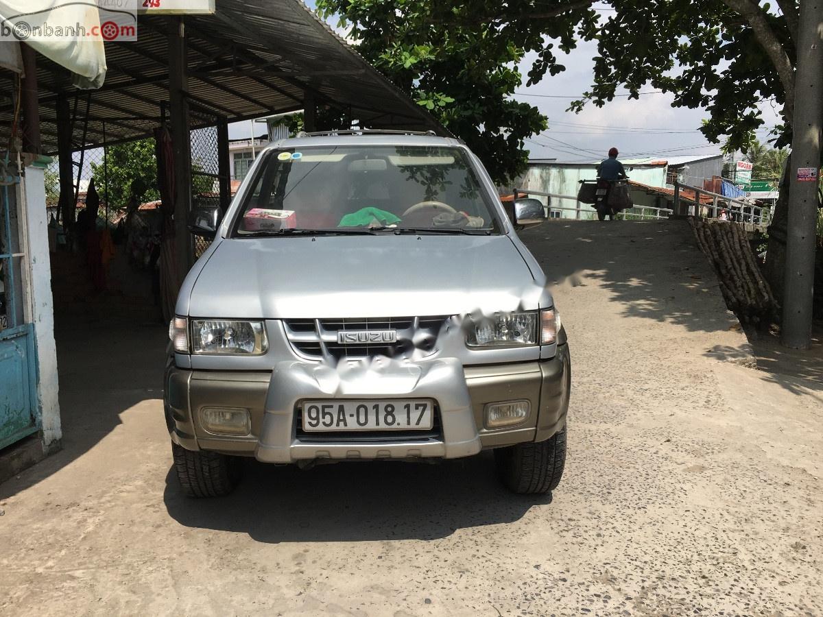 Isuzu Hi lander 2004 - Bán xe Isuzu Hi lander sản xuất 2004, màu bạc xe nguyên bản