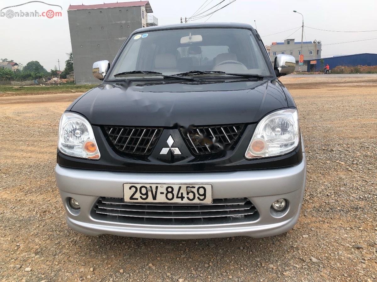 Mitsubishi Jolie 2004 - Cần bán gấp Mitsubishi Jolie 2004, màu đen xe máy nổ êm