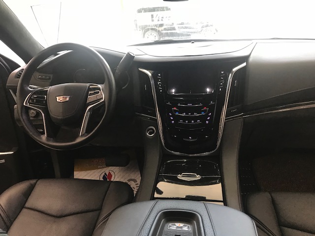 Cadillac Escalade Platinum 2016 - Bán Cadilac Escalede ESV Platium màu đen, xe sản xuất T12.2015, đăng ký T7.2016 như mới