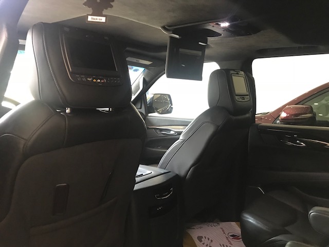 Cadillac Escalade Platinum 2016 - Bán Cadilac Escalede ESV Platium màu đen, xe sản xuất T12.2015, đăng ký T7.2016 như mới