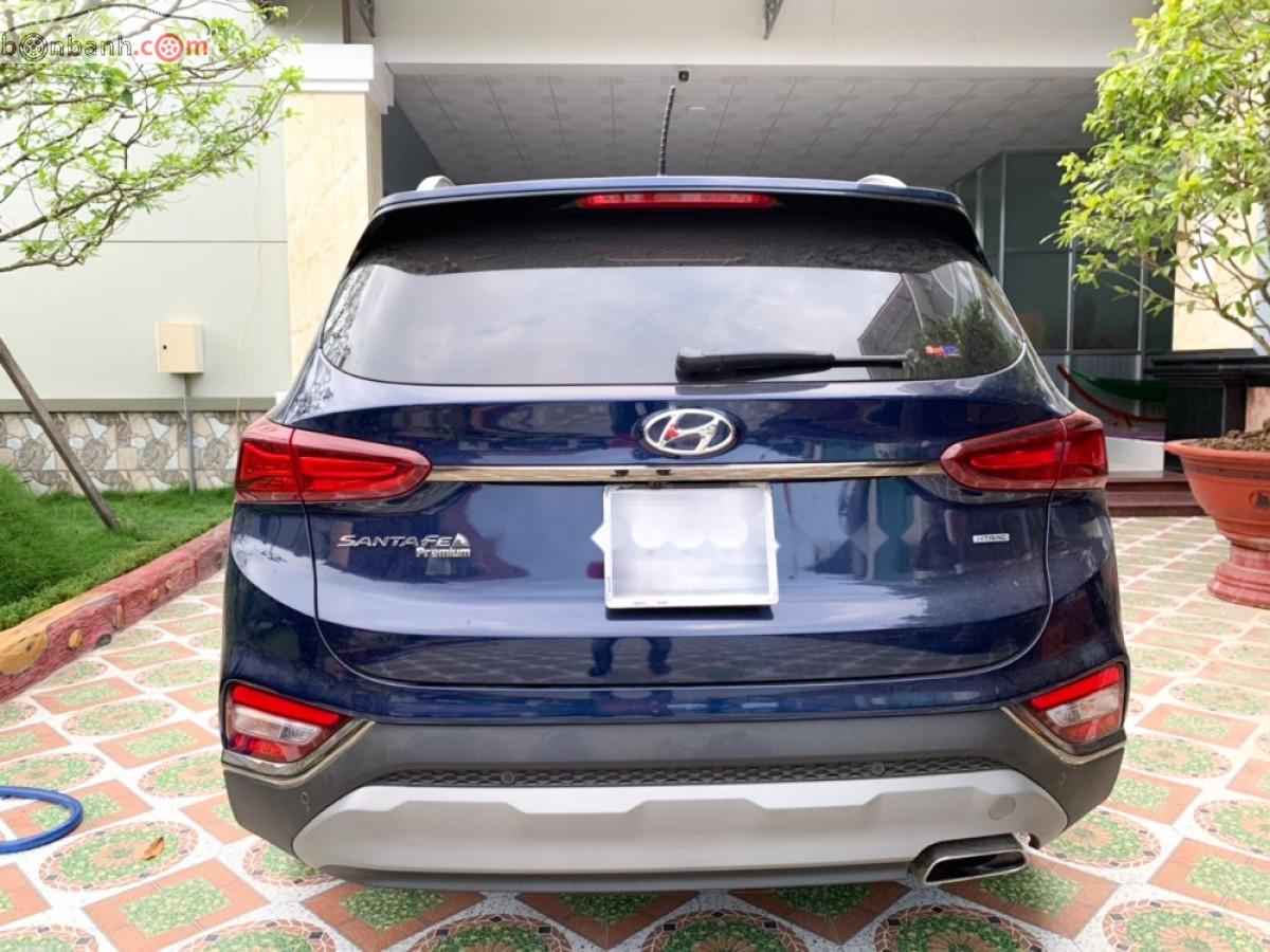 Hyundai Santa Fe 2019 - Cần bán gấp Hyundai Santa Fe năm 2019, màu xanh lam xe nguyên bản