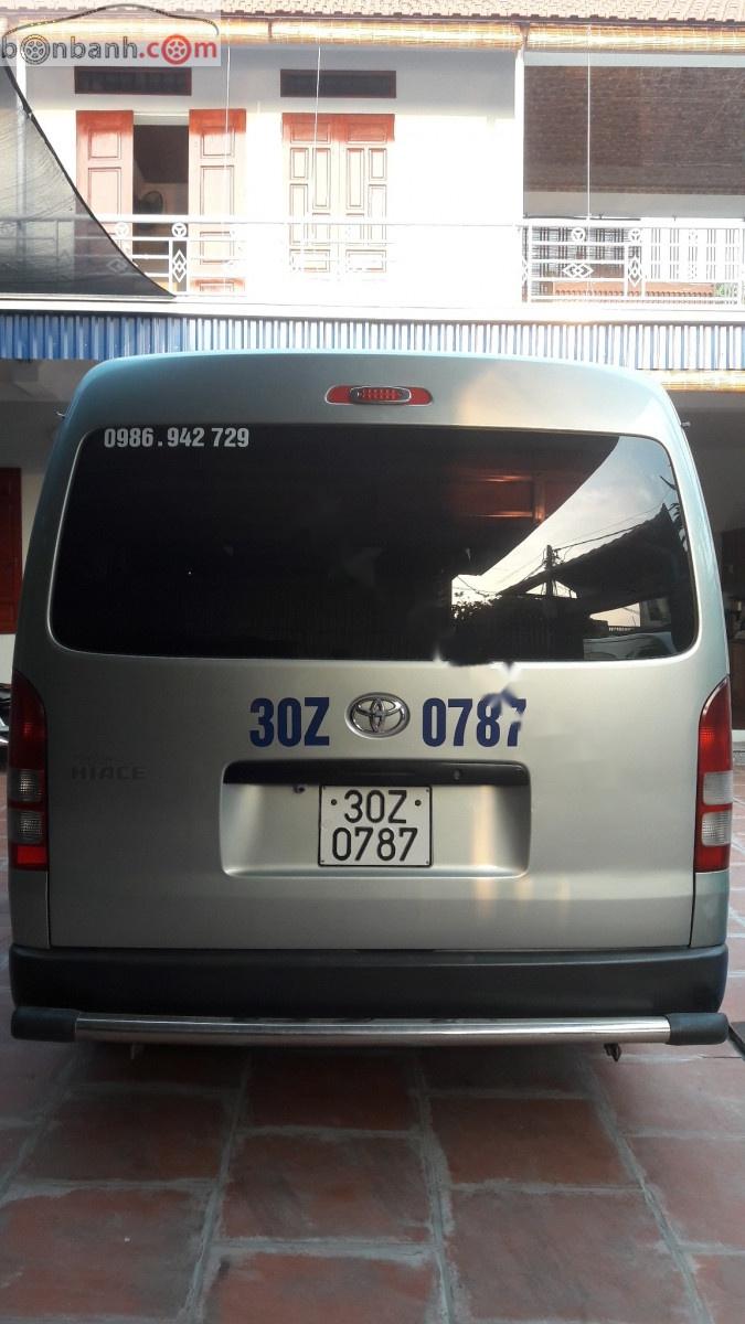 Toyota Hiace 2010 - Cần bán xe Toyota Hiace năm sản xuất 2010, máy dầu 2.5, số tay