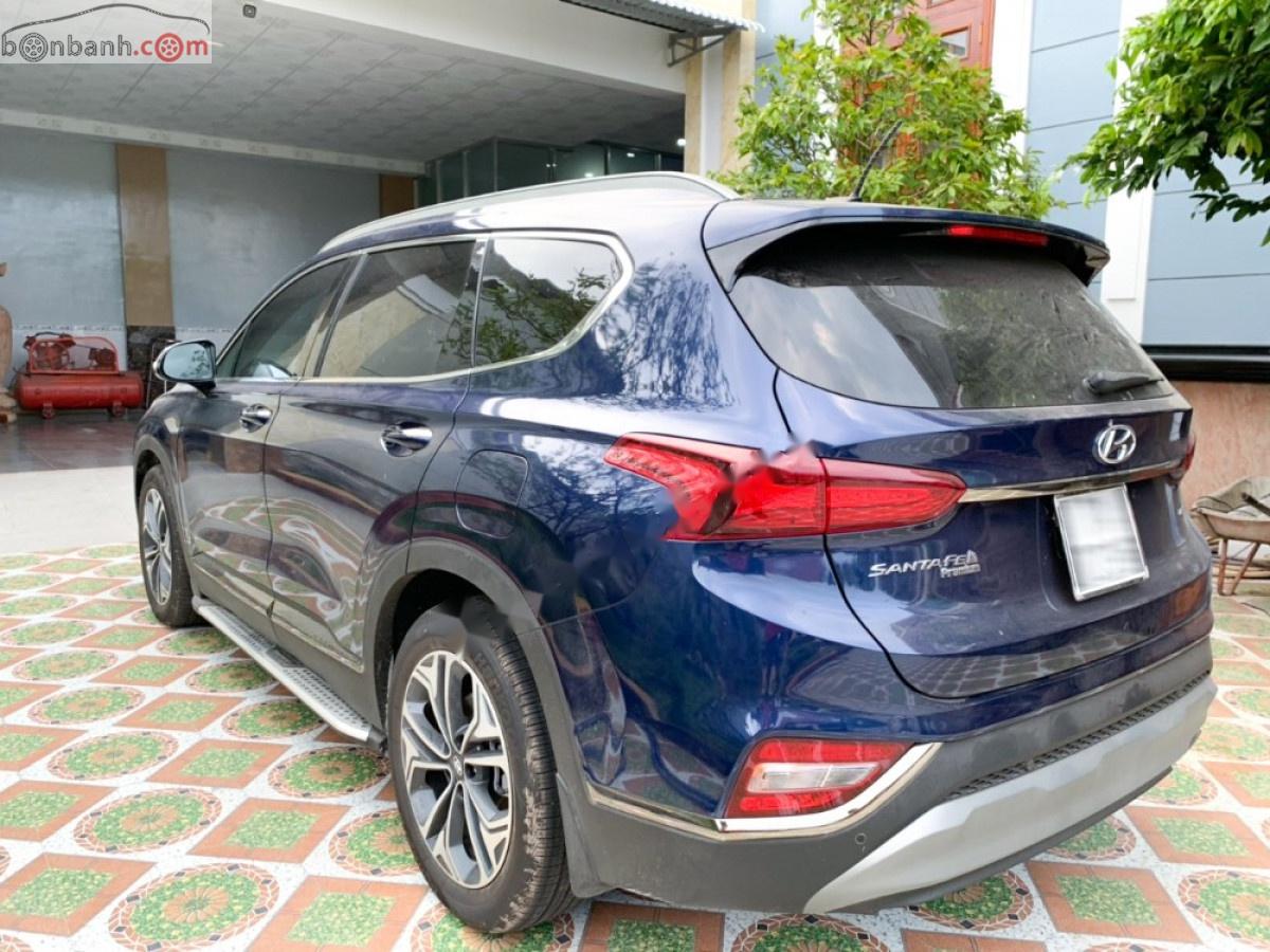 Hyundai Santa Fe 2019 - Cần bán gấp Hyundai Santa Fe năm 2019, màu xanh lam xe nguyên bản