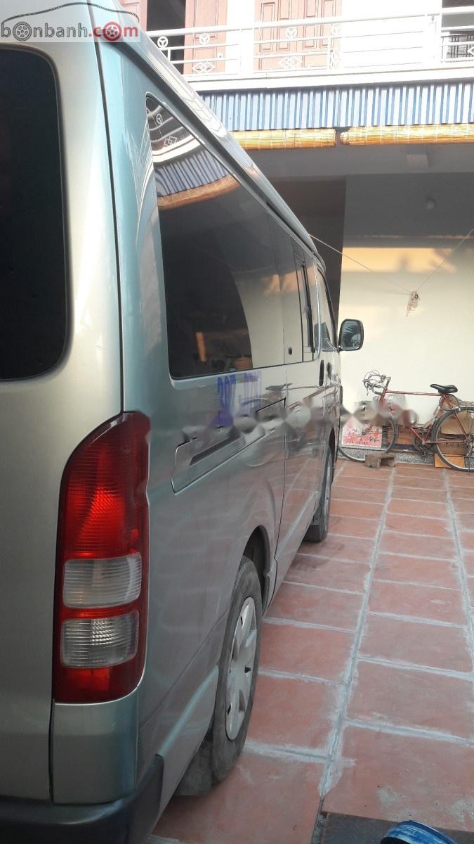 Toyota Hiace 2010 - Cần bán xe Toyota Hiace năm sản xuất 2010, máy dầu 2.5, số tay