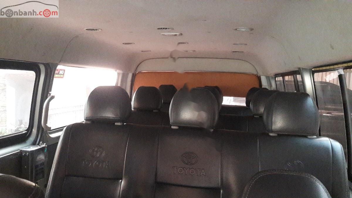 Toyota Hiace 2010 - Cần bán xe Toyota Hiace năm sản xuất 2010, máy dầu 2.5, số tay