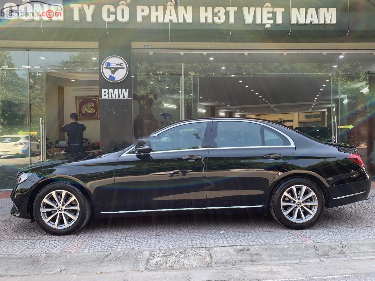 Mercedes-Benz E class 2018 - Bán Mercedes đời 2018, màu đen xe nguyên bản