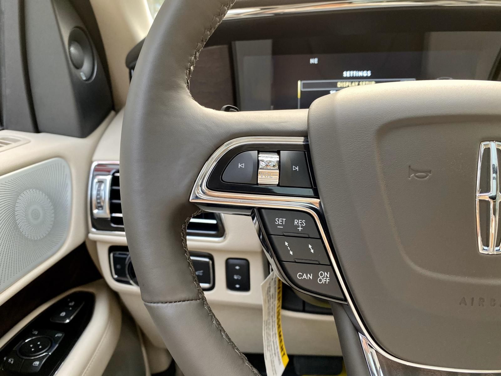 Lincoln Navigator Luxury 2019 - MT Auto bán nhanh chiếc xe  Lincoln Navigator Platinum 2019  - giá tốt nhất thị trường