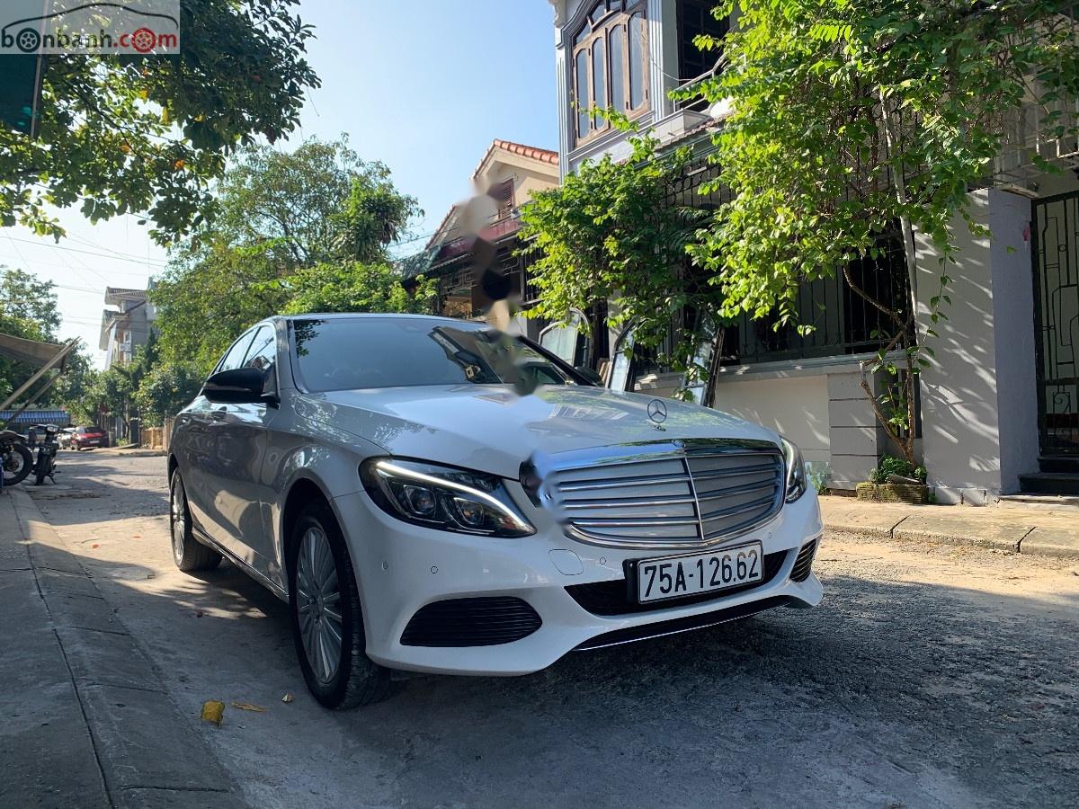 Mercedes-Benz C class  C250 Exclusive 2015 - Bán ô tô Mercedes C250 Exclusive đời 2015, màu bạc xe nguyên bản