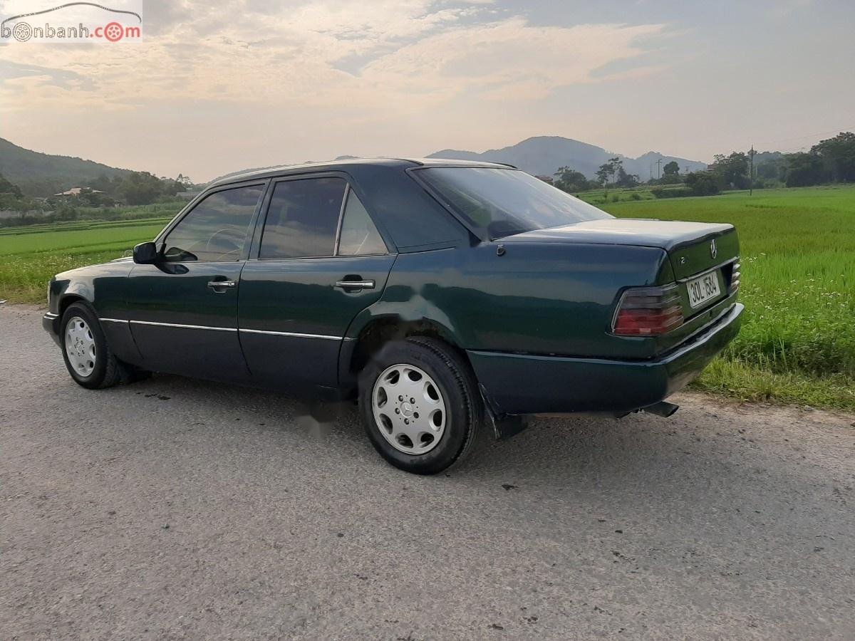 Mercedes-Benz E class   E240 1990 - Cần bán lại xe Mercedes E240 đời 1990, màu xanh lam, xe nhập