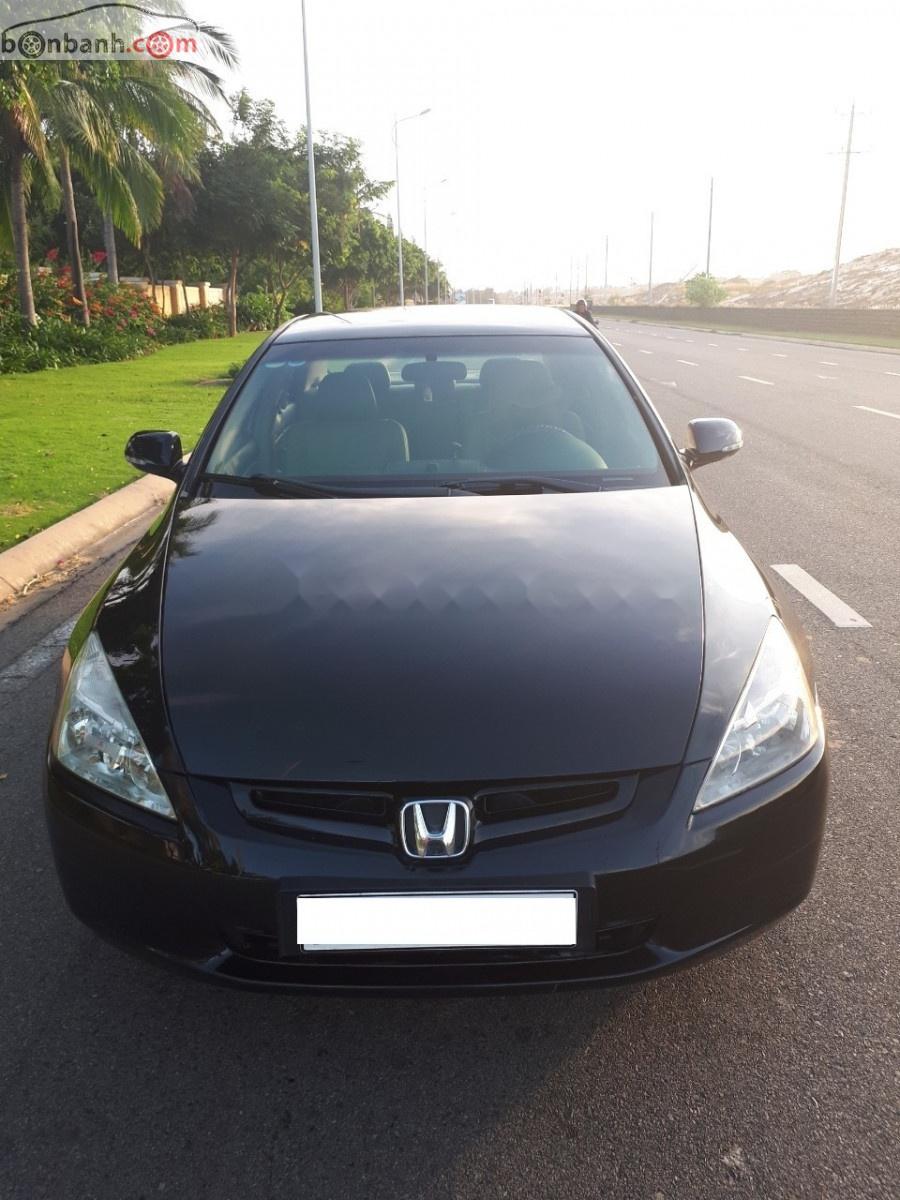 Honda Accord 2005 - Cần bán gấp Honda Accord 2005, màu đen, xe nhập, xe gia đình