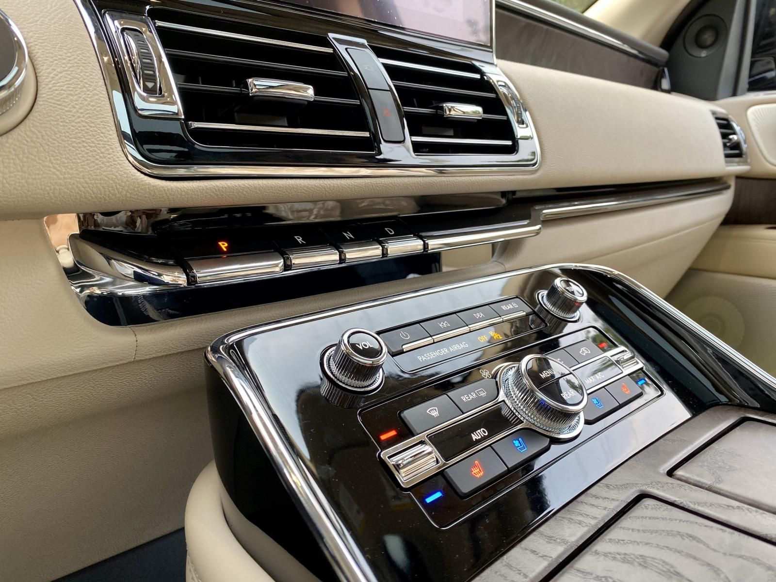 Lincoln Navigator Luxury 2019 - MT Auto bán nhanh chiếc xe  Lincoln Navigator Platinum 2019  - giá tốt nhất thị trường