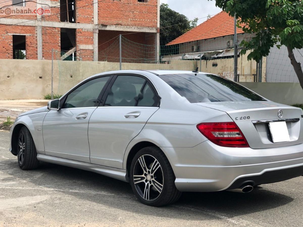 Mercedes-Benz C class  C200 2014 - Cần bán xe Mercedes C200 đời 2014, màu bạc xe nguyên bản