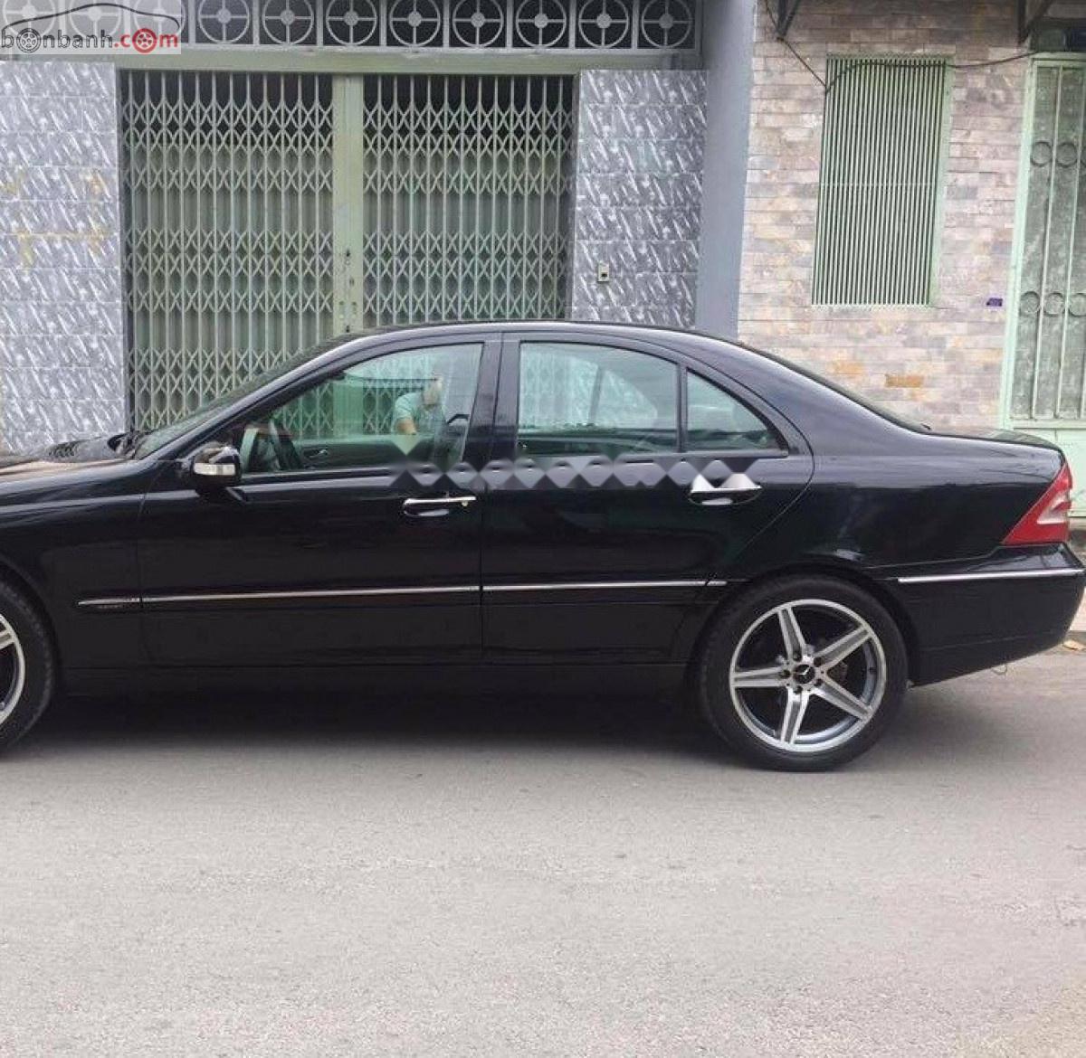 Mercedes-Benz C class   C200  2004 - Bán Mercedes C200 sản xuất năm 2004, màu đen, xe nhập, số tự động 