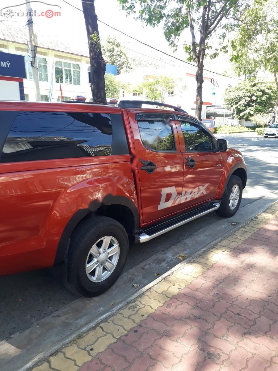 Isuzu Dmax 2014 - Cần bán lại xe cũ Isuzu Dmax 2.5 năm 2014, màu đỏ, nhập khẩu