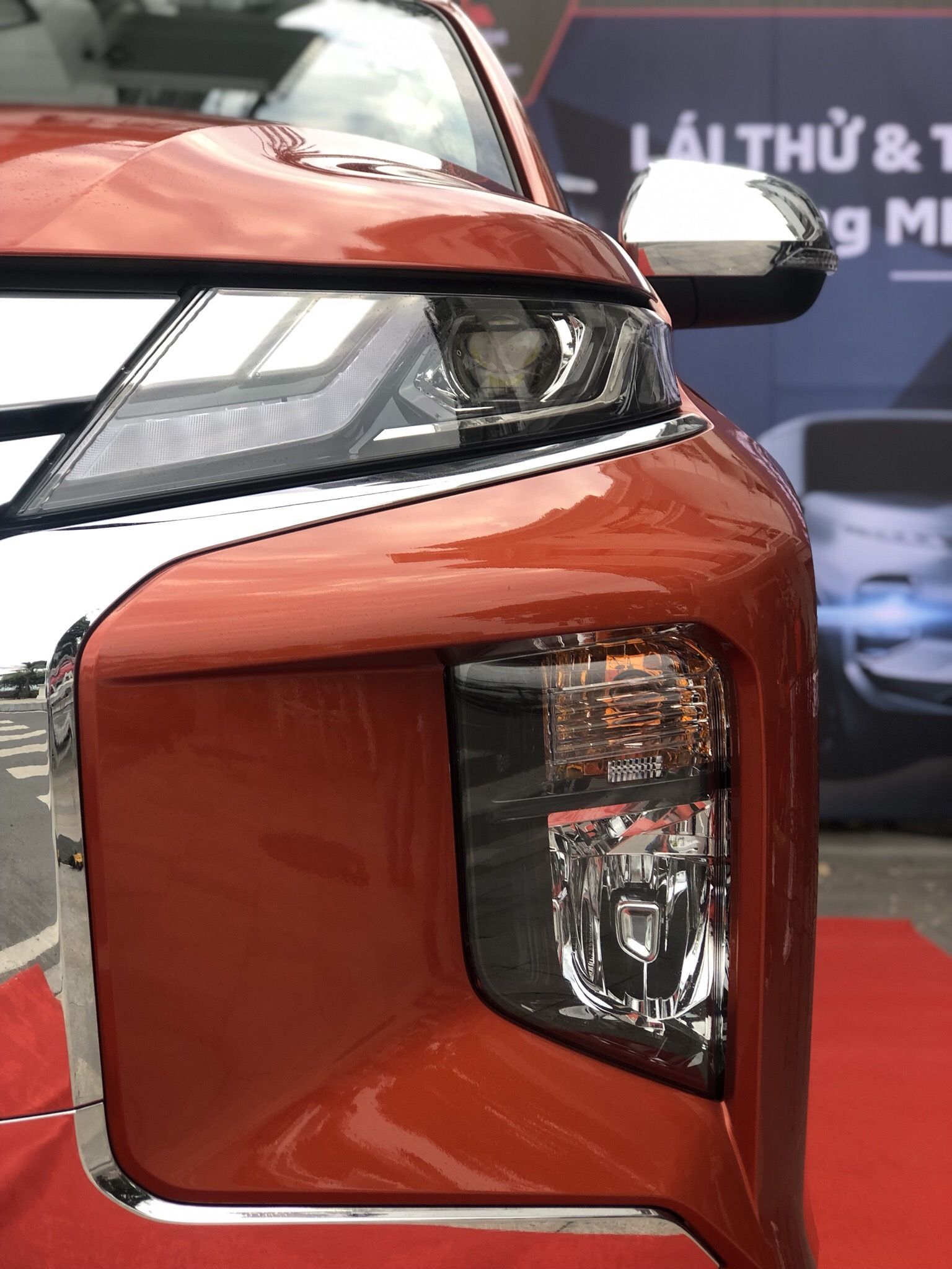Mitsubishi Triton  4x2 AT MIVEC 2019 - Cần bán xe Mitsubishi Triton 4x2 AT MIVEC sản xuất 2019, màu đỏ, xe nhập, giá ưu đãi