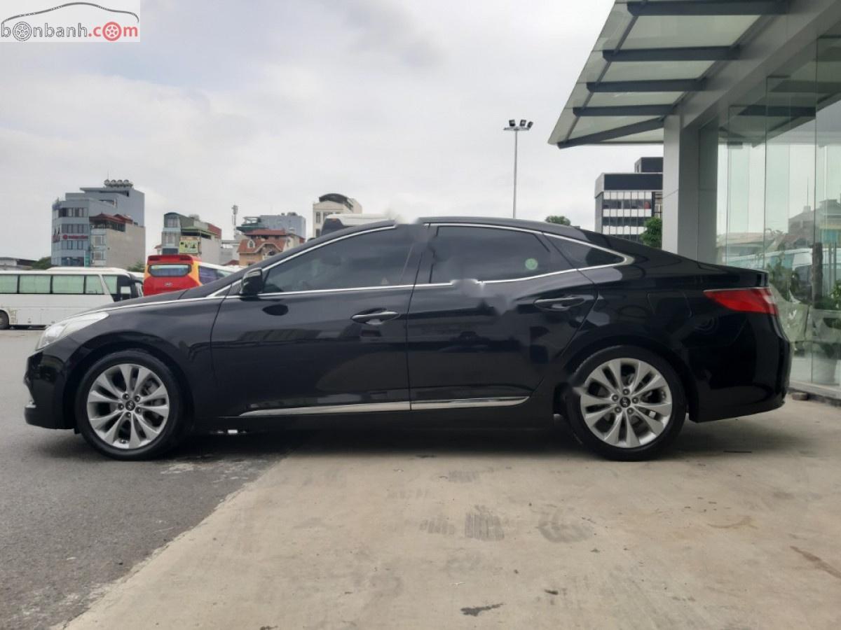 Hyundai Grandeur HG 300 2011 - Bán Hyundai Grandeur HG 300 sản xuất 2011, màu đen, nhập khẩu, 658 triệu