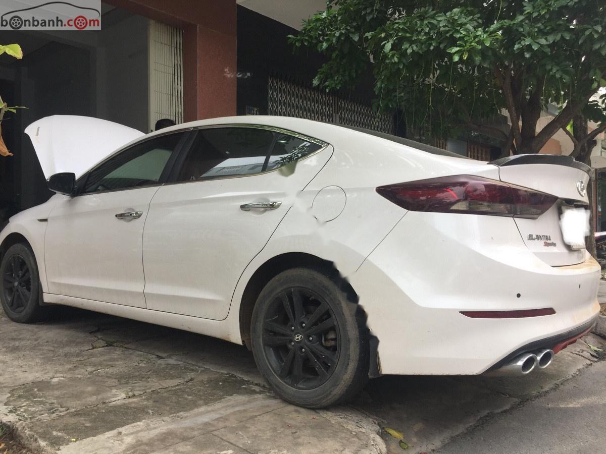 Hyundai Elantra 2016 - Bán ô tô Hyundai Elantra 1.6L AT năm sản xuất 2016, màu trắng