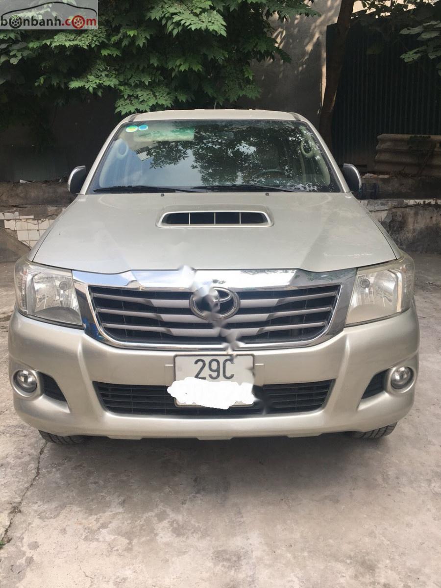 Toyota Hilux 2.5E 4x2 MT 2013 - Bán xe Toyota Hilux 2.5E 4x2 MT đời 2013, xe nhập, giá 430tr