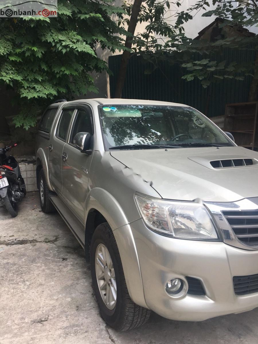 Toyota Hilux 2.5E 4x2 MT 2013 - Bán xe Toyota Hilux 2.5E 4x2 MT đời 2013, xe nhập, giá 430tr