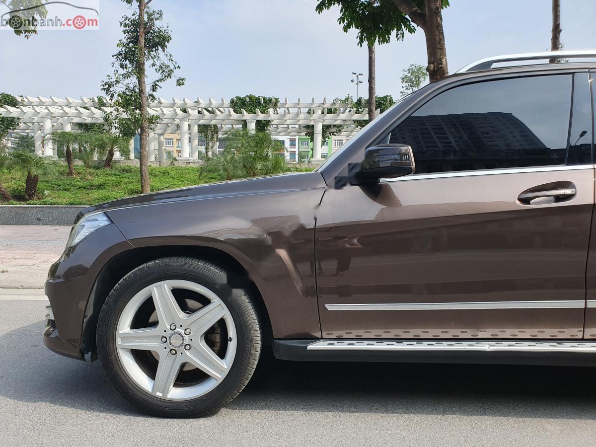 Mercedes-Benz GLK Class  GLK250 A 4Matic 2014 - Cần bán lại xe cũ Mercedes GLK250 AMG sản xuất năm 2014, màu nâu