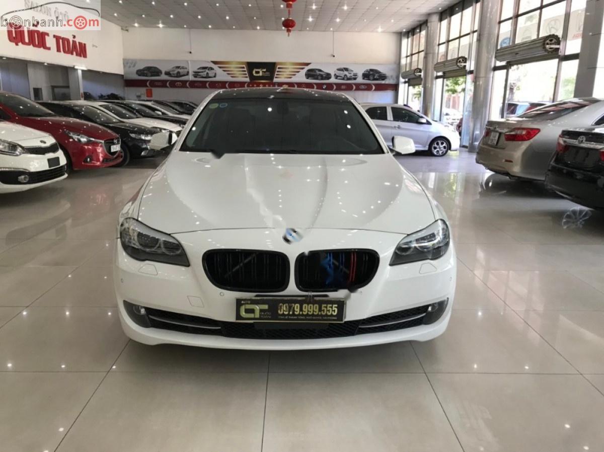 BMW 5 Series 520i 2012 - Xe BMW 5 Series 520i năm 2012, màu trắng, xe nhập như mới