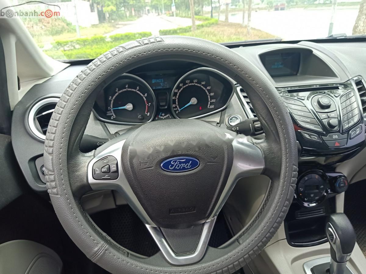 Ford Fiesta 2017 - Bán Ford Fiesta sản xuất 2017, màu xám xe còn mới nguyên