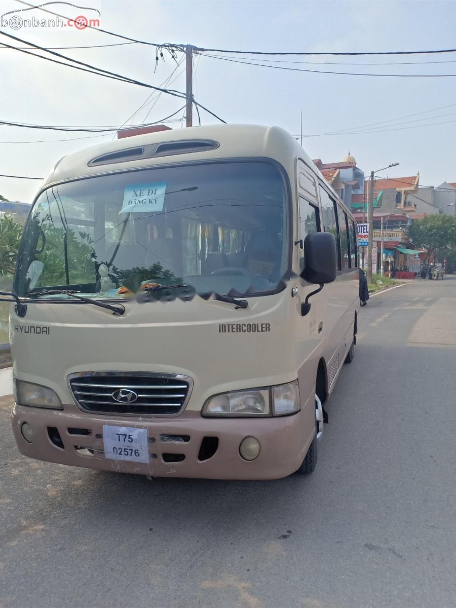 Hyundai County 2005 - Cần bán Hyundai County 3.9L năm sản xuất 2005, màu kem (be)