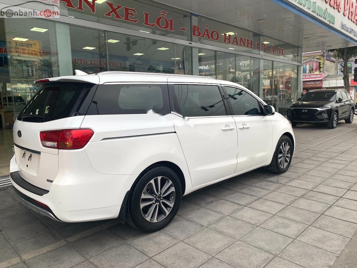 Kia Sedona 2018 - Cần bán Kia Sedona đời 2018, màu trắng như mới