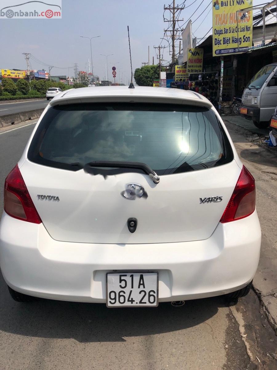 Toyota Yaris 2008 - Cần bán Toyota Yaris đời 2008, màu trắng, nhập khẩu, số tự động