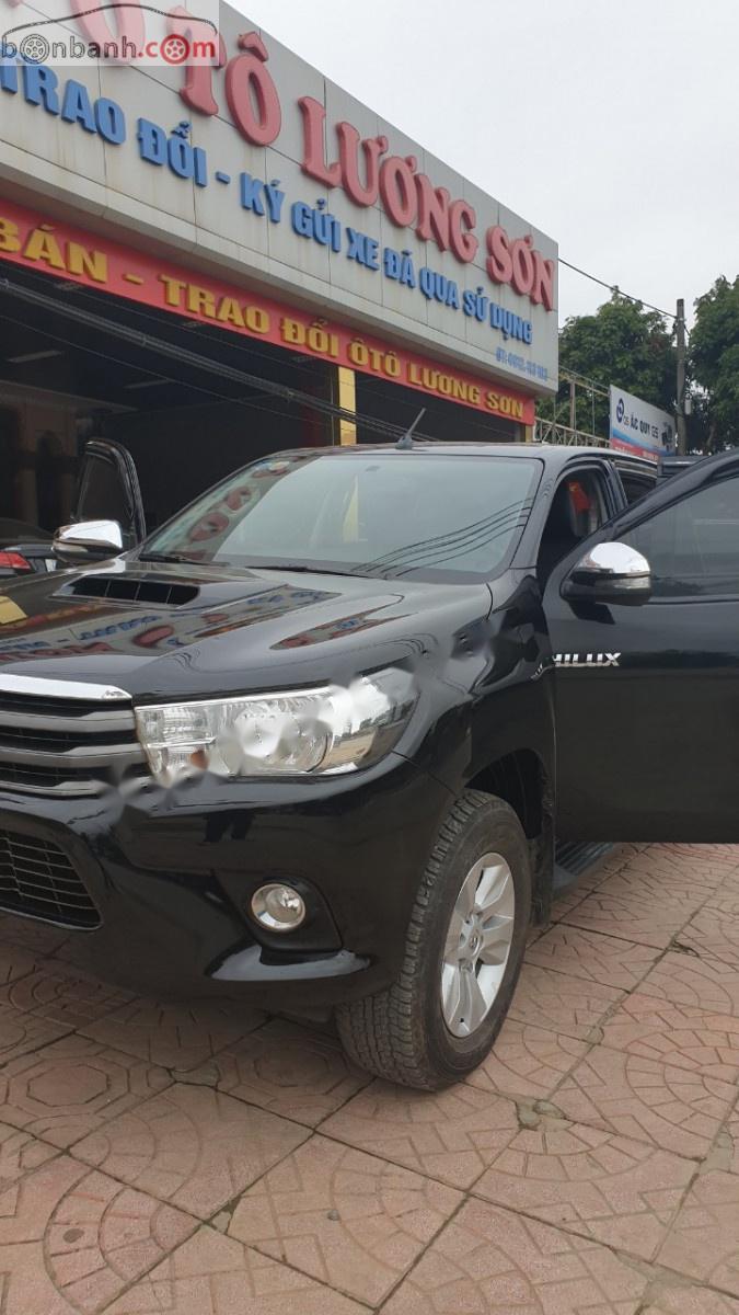 Toyota Hilux 2015 - Cần bán xe Toyota Hilux đời 2015, màu đen, nhập khẩu chính hãng