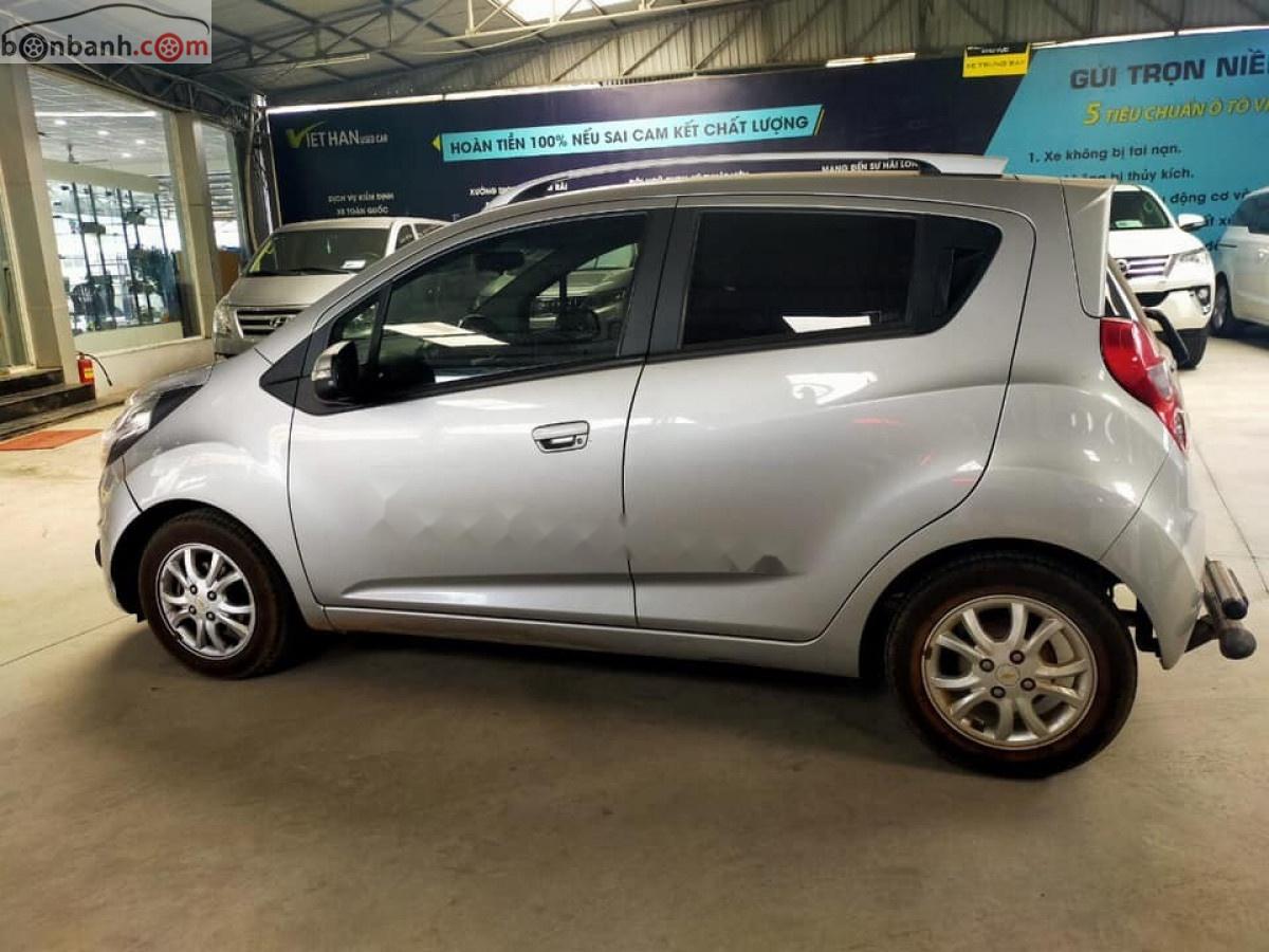 Chevrolet Spark LTZ 1.0 AT Zest 2014 - Bán Chevrolet Spark LTZ đời 2014, màu bạc số tự động