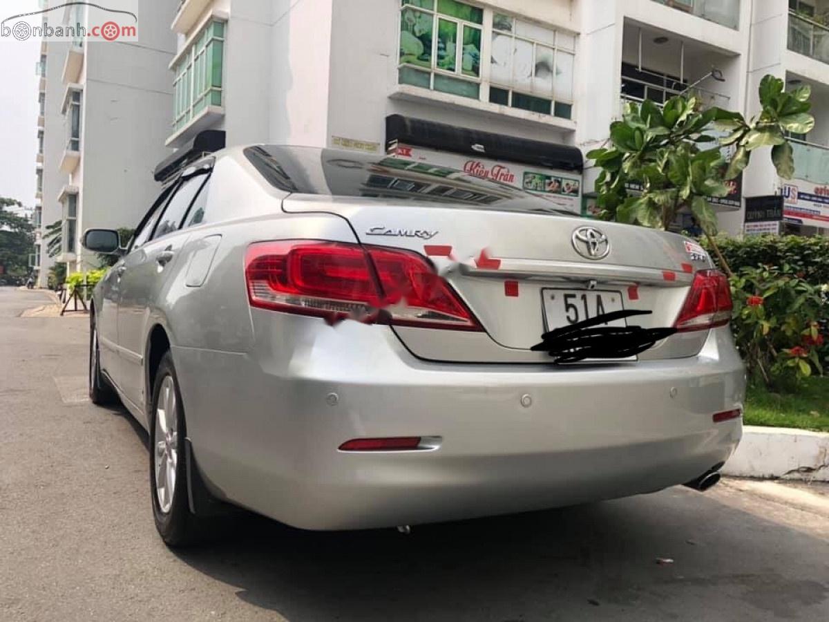 Toyota Camry 2010 - Cần bán Toyota Camry đời 2010, màu bạc còn mới