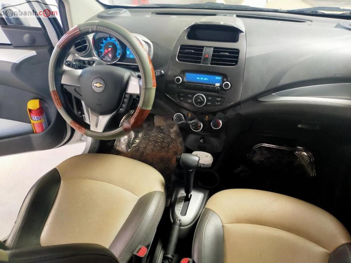 Chevrolet Spark LTZ 1.0 AT Zest 2014 - Bán Chevrolet Spark LTZ đời 2014, màu bạc số tự động