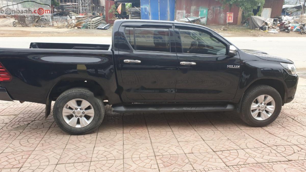 Toyota Hilux 2015 - Cần bán xe Toyota Hilux đời 2015, màu đen, nhập khẩu chính hãng