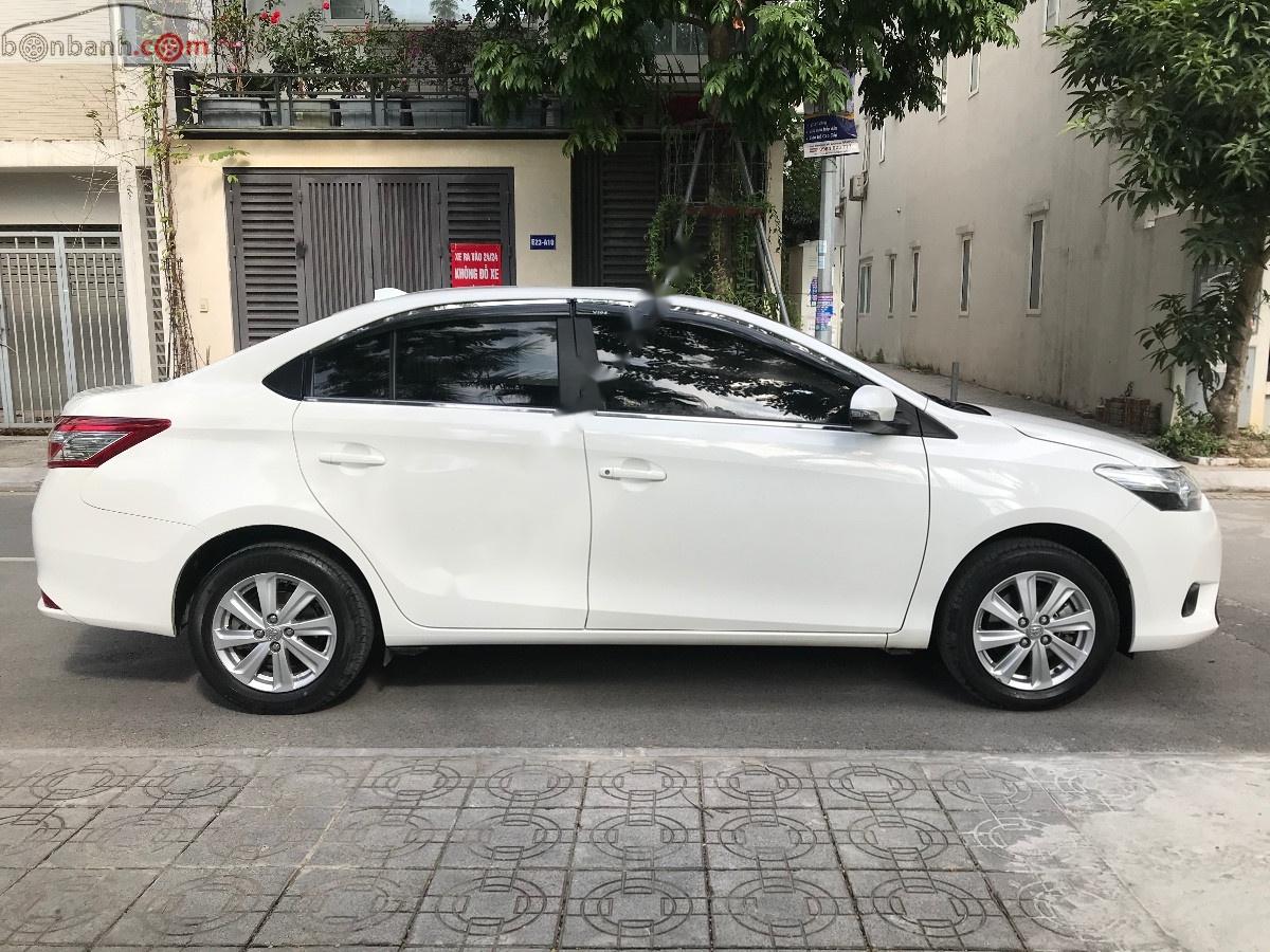 Toyota Vios 2017 - Cần bán lại xe Toyota Vios sản xuất 2017, màu trắng, giá tốt