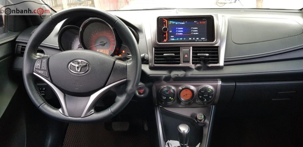 Toyota Yaris 1.5G 2017 - Cần bán gấp Toyota Yaris 1.5 G năm 2017, màu trắng, nhập khẩu, chính chủ, giá 598tr