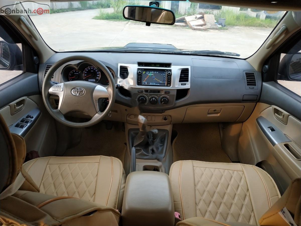 Toyota Hilux 2012 - Bán ô tô Toyota Hilux năm 2012, màu đen, nhập khẩu chính hãng