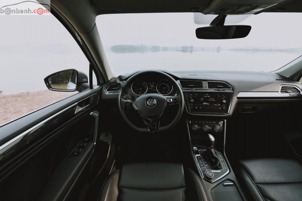Volkswagen Tiguan 2019 - Bán Volkswagen Tiguan đời 2019, màu đen, nhập khẩu