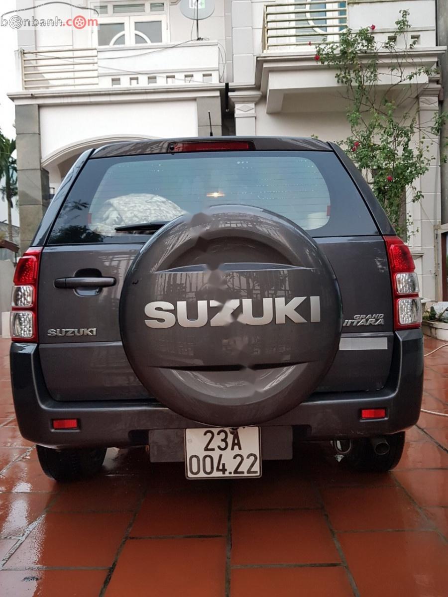 Suzuki Grand vitara 2011 - Bán Suzuki Grand Vitara đời 2011, màu xám, nhập khẩu xe gia đình