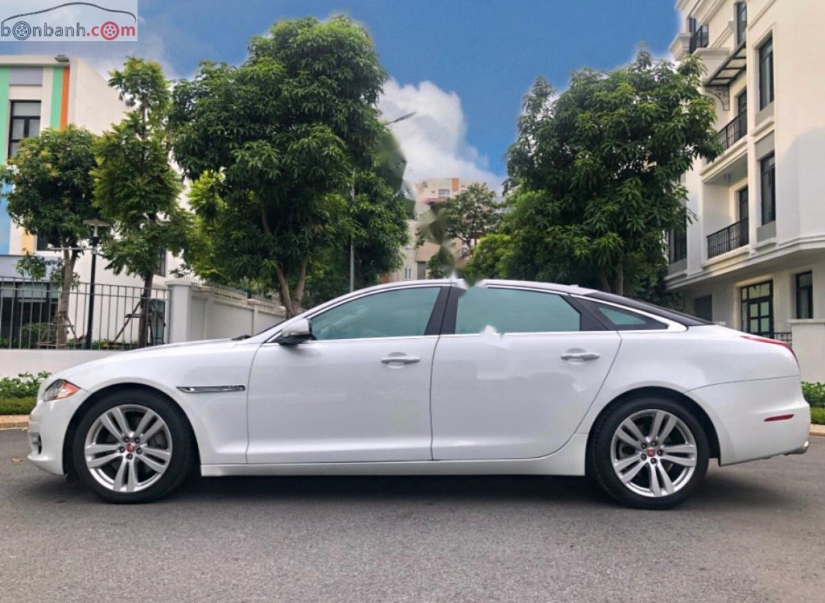 Jaguar XJ 2014 - Cần bán Jaguar XJ sản xuất 2014, màu trắng, xe nhập chính hãng