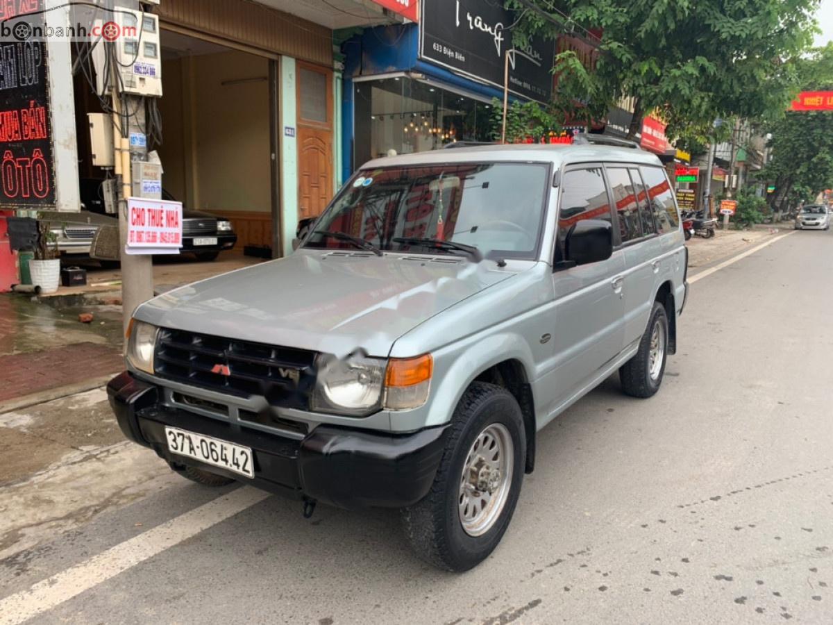 Mitsubishi Pajero 3.0 2003 - Cần bán xe Mitsubishi Pajero 3.0 năm sản xuất 2003, màu bạc, 110tr