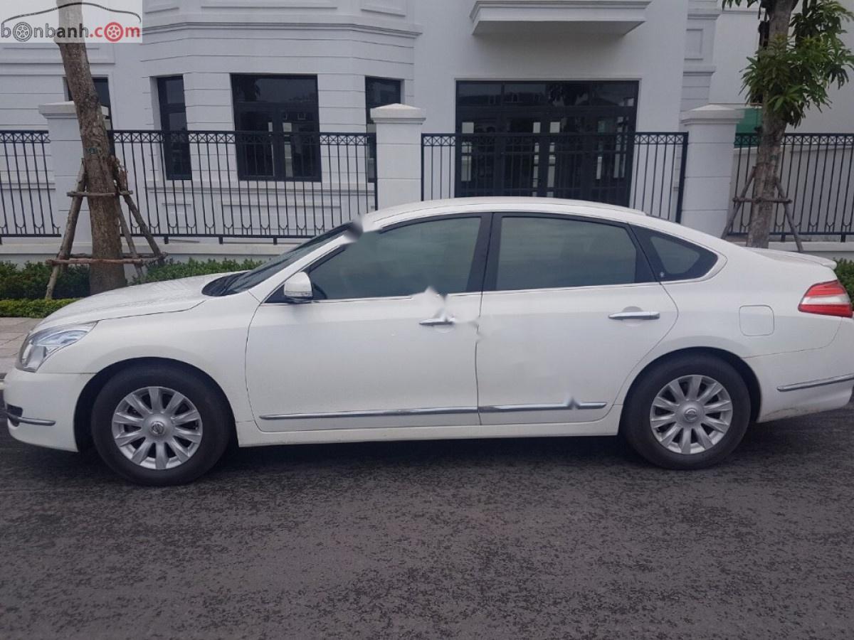 Nissan Teana 2010 - Bán Nissan Teana 2010, màu trắng, xe nhập chính chủ