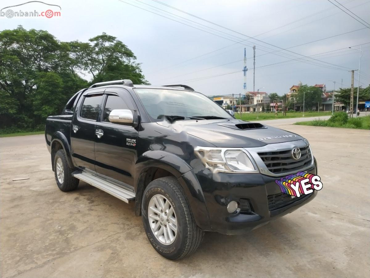 Toyota Hilux 2012 - Bán ô tô Toyota Hilux năm 2012, màu đen, nhập khẩu chính hãng