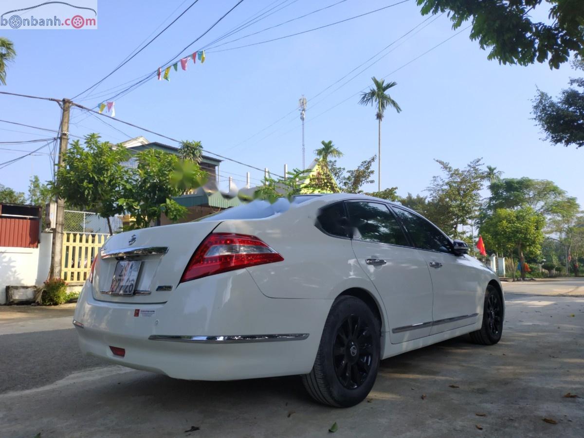 Nissan Teana 2011 - Cần bán gấp Nissan Teana 2.0AT sản xuất năm 2011, màu trắng, nhập khẩu chính chủ