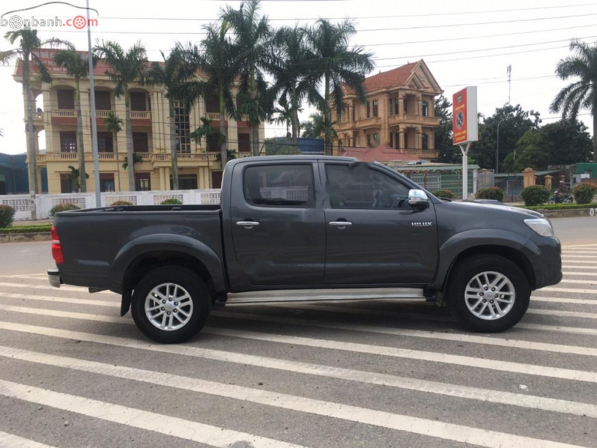 Toyota Hilux 2.5E 4x2 MT 2015 - Cần bán Toyota Hilux 2.5L E MT đời 2015, màu xám, nhập khẩu 